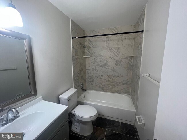 Building Photo - 4200 Gerry Ln
