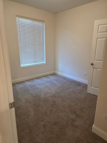 Room 1 (downstaris) - 6193 E Homan Ave