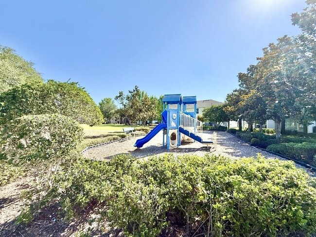 Building Photo - 4978 White Sanderling Ct
