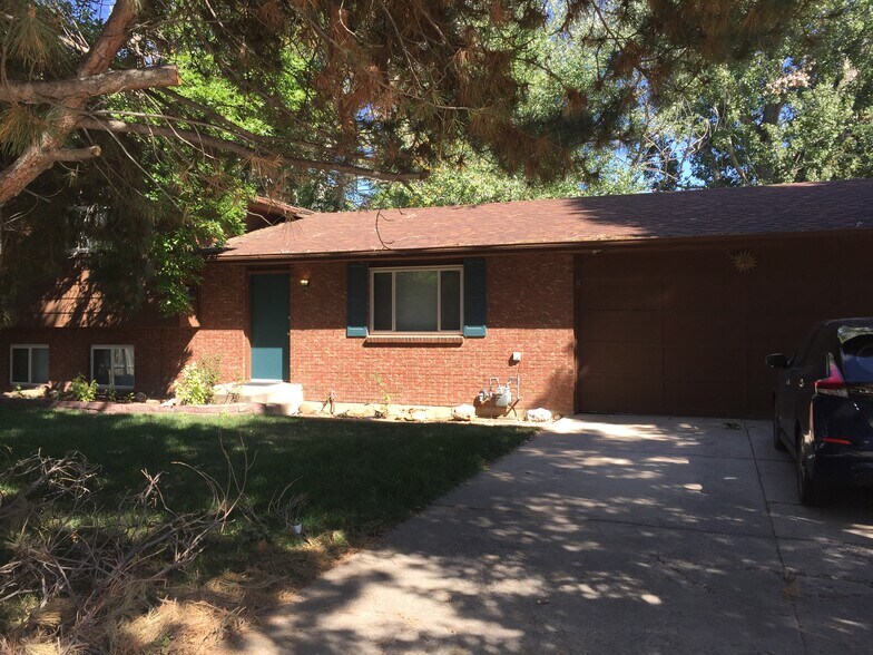 Building Photo - 3004 Southmoor Ct