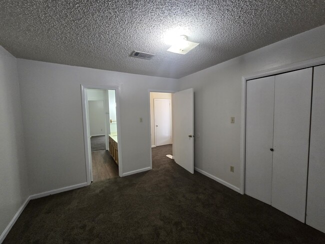 Building Photo - 117 Oak Ridge Ave