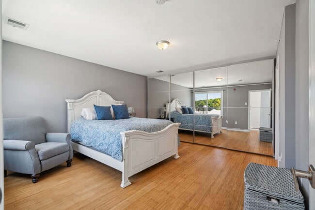 Building Photo - 3863 Terrace St