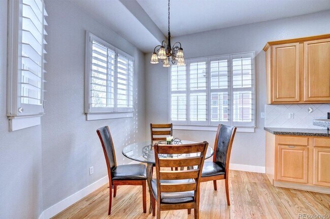 Building Photo - Elegant 4-Bedroom, 3 bathroom Home with Fi...