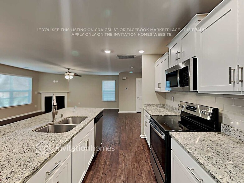 Building Photo - 3160 Green Apple Dr