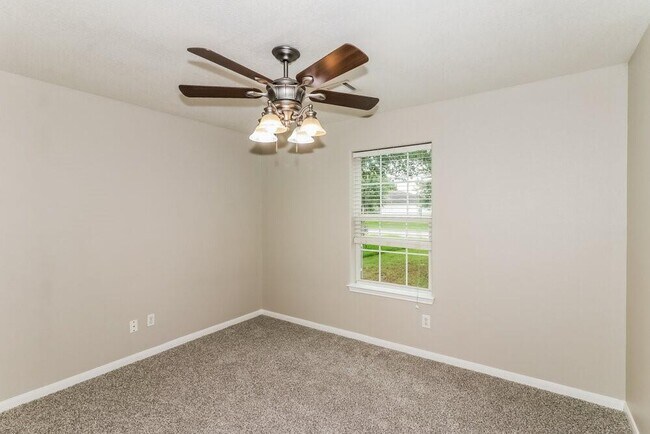 Building Photo - 29114 Red River Loop