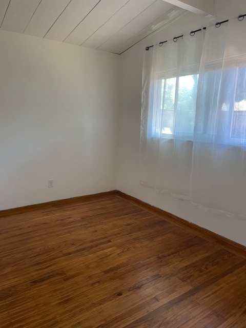 Bright first bed room - 3121 Alma St