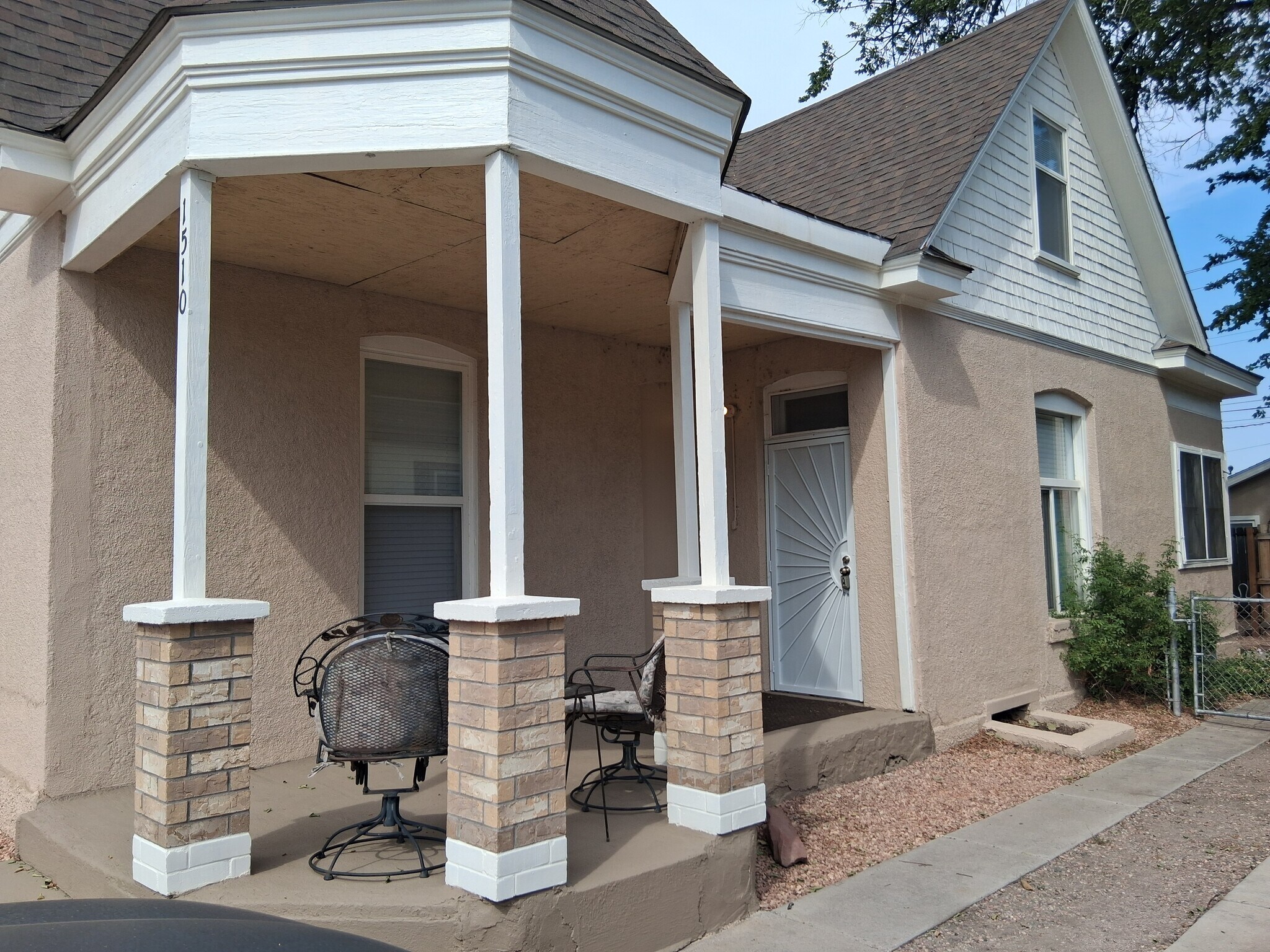 Building Photo - 1510 E Routt Ave