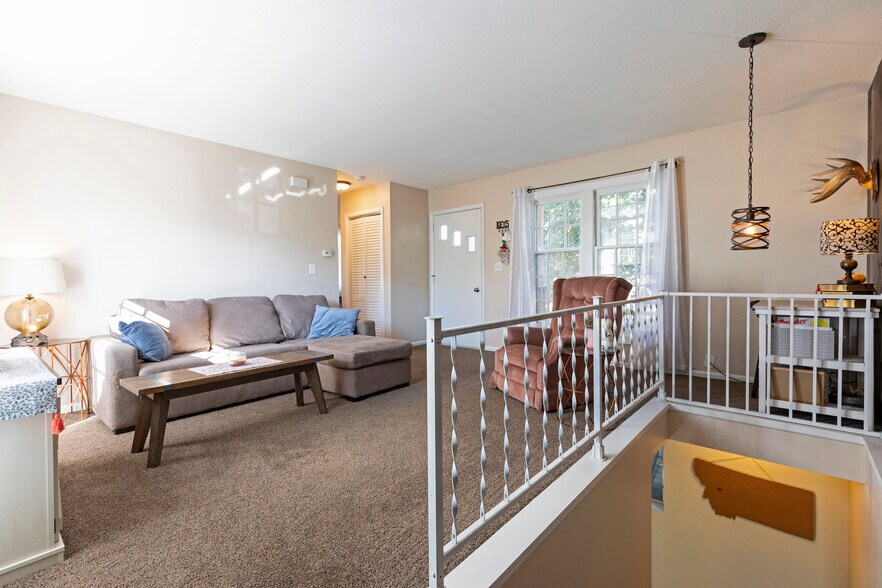 Building Photo - 1847 W Sussex Ave