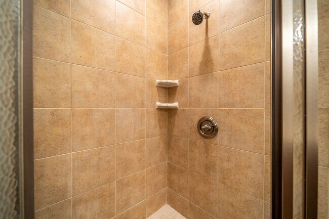 Building Photo - Harbor Crest condo for rent