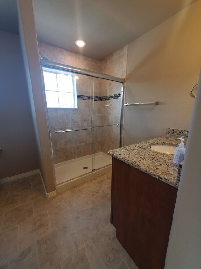 Building Photo - Updated 3 Bedroom Townhouse Across From Horsetooth Reservoir!
