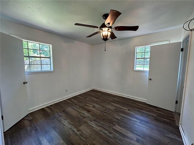 Building Photo - 5178 Fairview Highland Dr