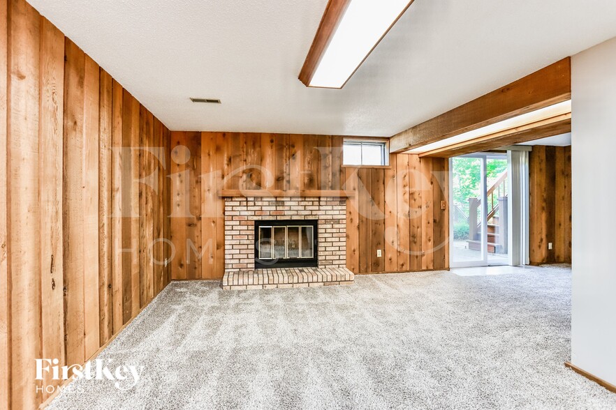 Building Photo - 2 Forest Glade Ct