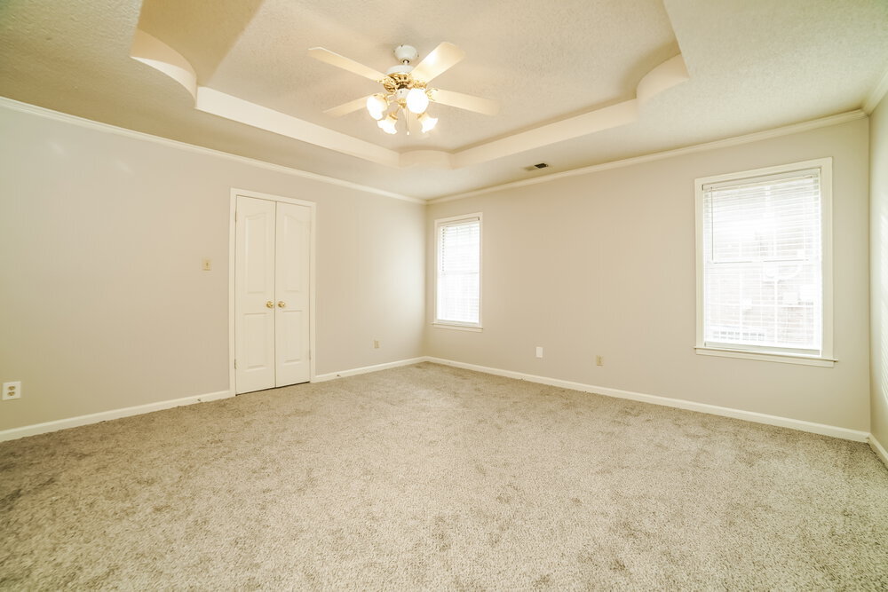 Building Photo - 5618 Heather View Dr
