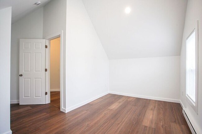 Building Photo - 42 E School St