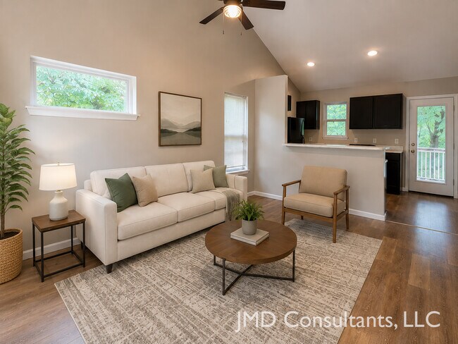 Building Photo - 1331 Valley Creek Ln