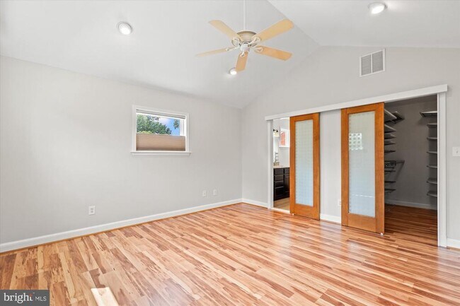 Building Photo - 16 E Braddock Rd