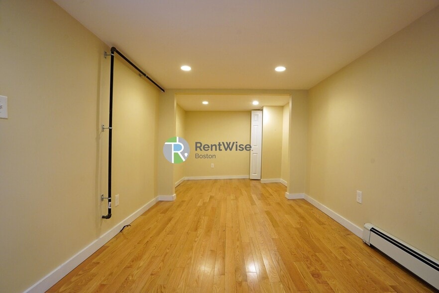 Building Photo - 232 Cambridge St