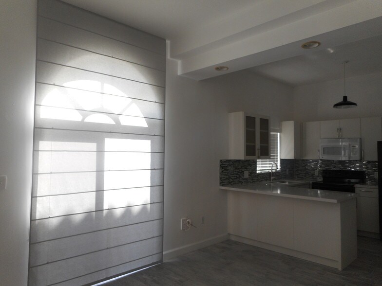 Kitchen - 3356 Bird Ave