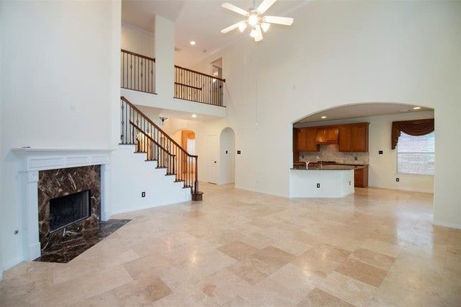 Building Photo - 2218 Longspur Ln