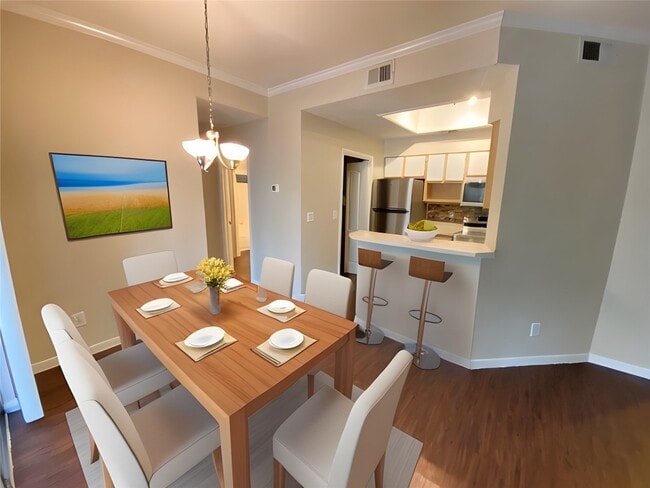Building Photo - 6000 Shepherd Mountain Cove