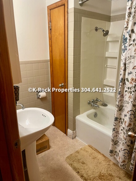 bathroom - 318 Johnson Ave