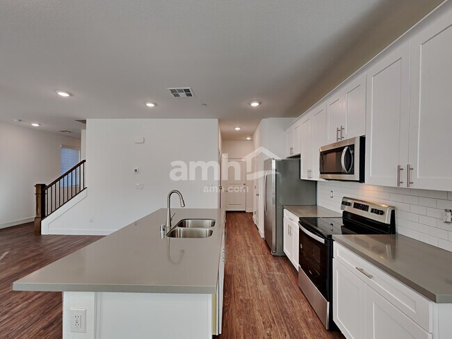 Building Photo - 3357 Blodwen St