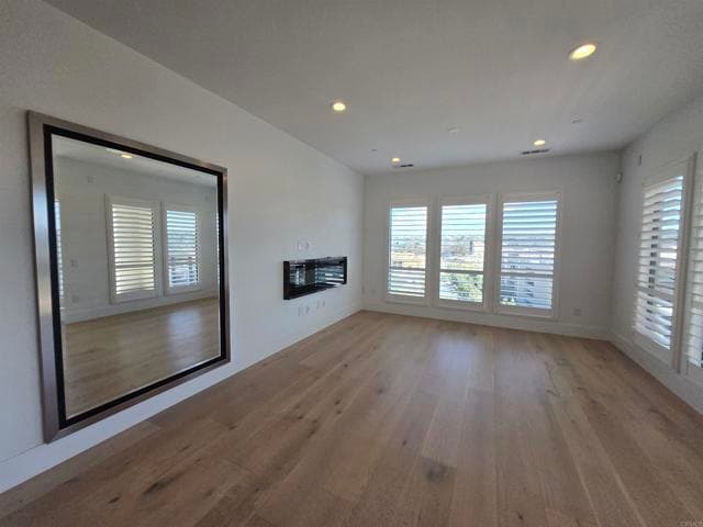 Building Photo - 8337 Distinctive Dr