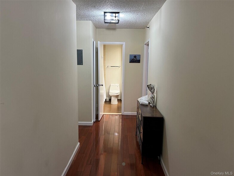 Building Photo - 10 Cottage Pl