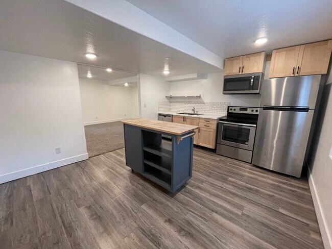 Building Photo - Mapleton Home