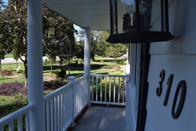 Building Photo - 310 La Salle Ave