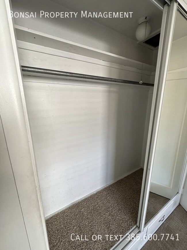 Building Photo - 7527 S Jefferson-