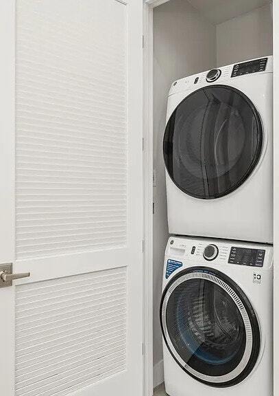 Building Photo - 3098 W Kyne St