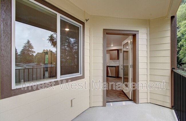 Building Photo - 404 NE 117th Ave