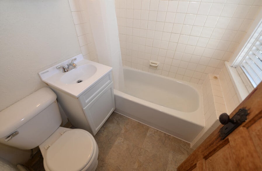 Bathroom - 1106 David St
