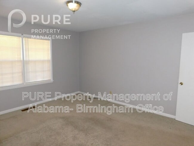 Building Photo - 117 22nd Ave NW