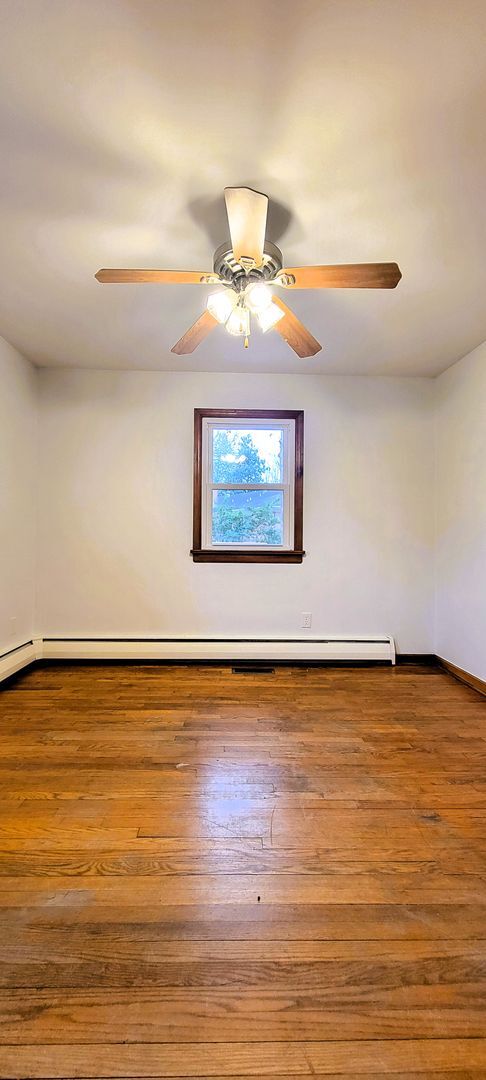 Building Photo - Large brick rancher in Chesterfield County with private back yard.