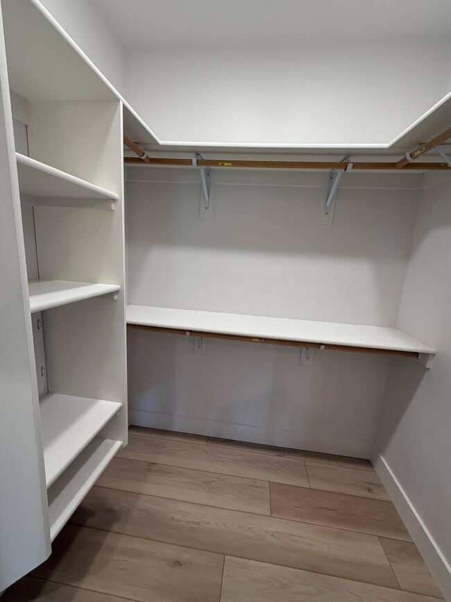 Building Photo - 1401 Windrow Dr