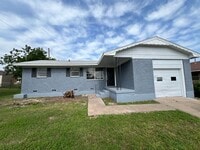 Building Photo - 3313 SW Salinas- AVAILABLE NOW!