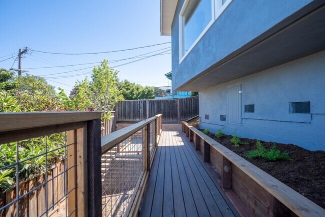 Building Photo - 15 Buckland Ct