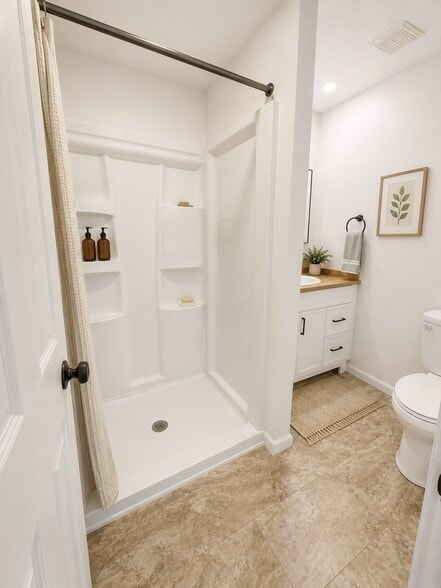 Bathroom - 231 8th Ave N