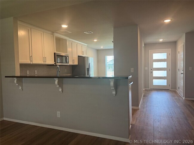 Building Photo - 13008 East 125th Place N
