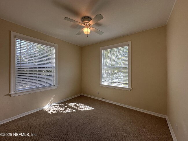 Building Photo - 1761 Lilly Rd E