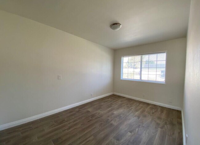 Building Photo - 18648 Klum Pl