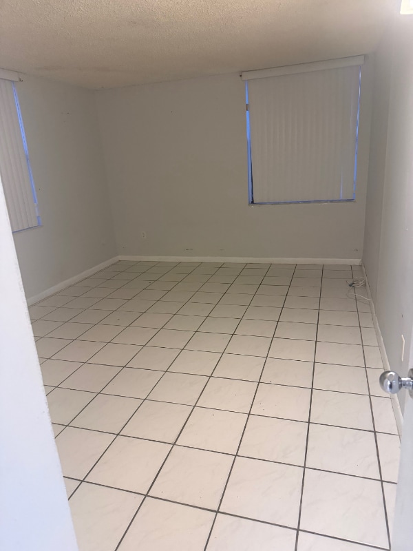 Building Photo - 14201 N Kendall Dr