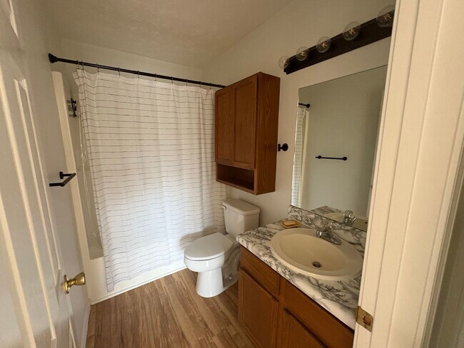 Building Photo - The Colonies 2BR+Office, 1Car Garage – West Knoxville
