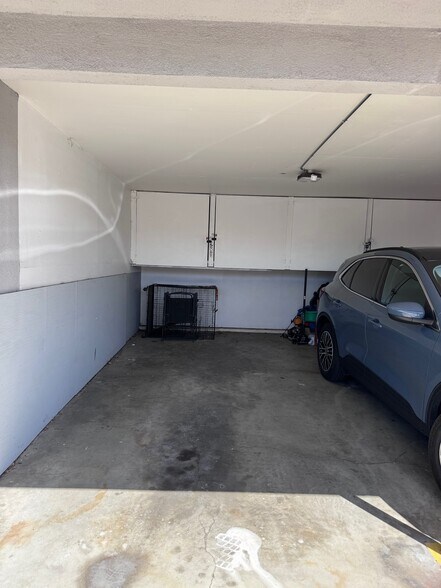 Building Photo - 281 S Evergreen Dr