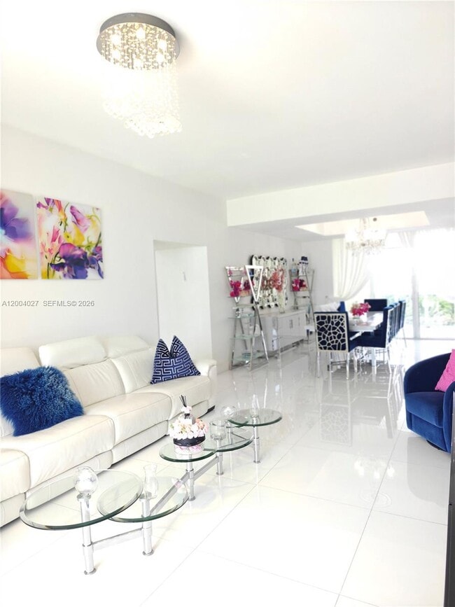 Building Photo - 16001 Collins Ave