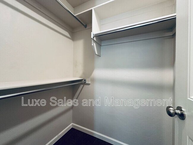 Building Photo - 11412 N Lincoln Blvd