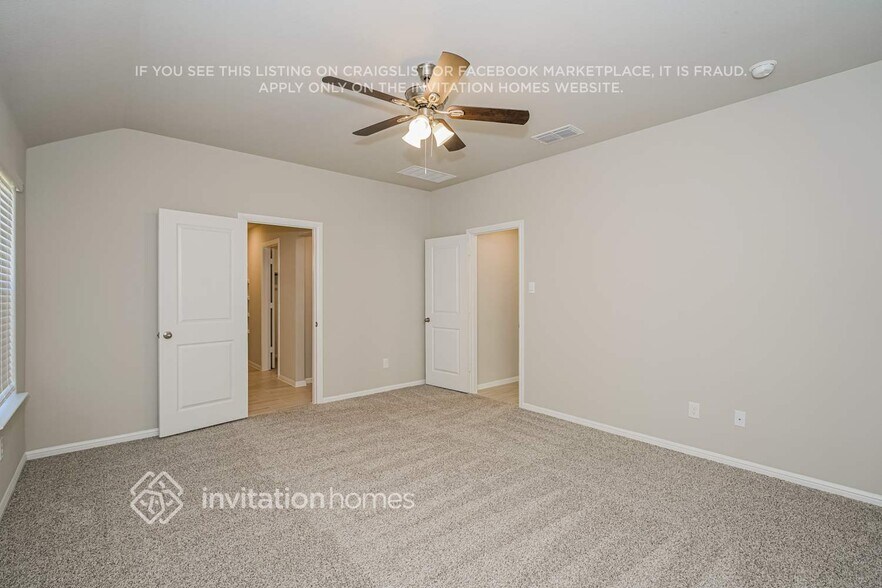 Building Photo - 422 Lubbock Dr