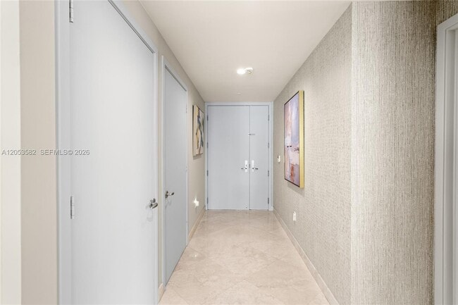 Building Photo - 901 Brickell Key Blvd